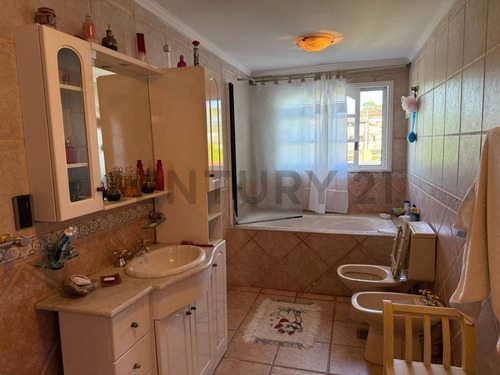 Venta Casa 4 Dormitorios El Palomar 290 M2 Lote 600m2 Piscina Quincho