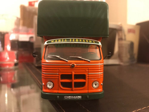 Miniatura Camión Pegaso Comet 1090. Frutas Ixo 1/43