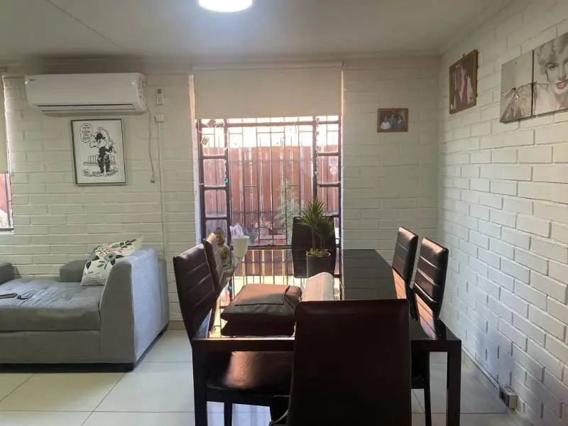 Imagen 2 de 20 de Se Vende Linda Casa 2 Pisos.