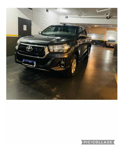 Imagen 10 de 16 de Toyota Hilux 2019 2.8 Cd Srv 177cv 4x2