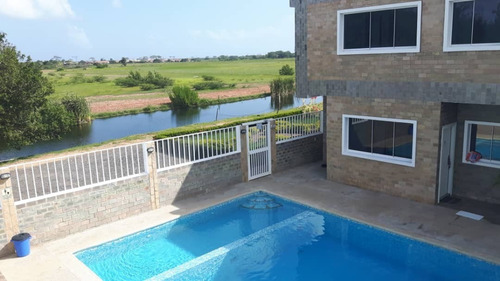 Imagen 9 de 11 de Se Vende Posada De 4 Apartamentos Con Capacidad Cada Uno Para 8 Personas Tapas 04243564365