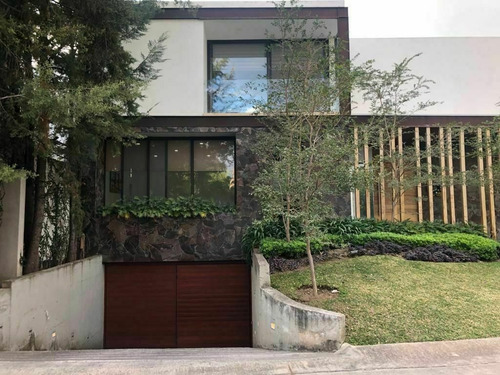Residencia De Super Lujo En Valle Real Dentro De Coto Y Con
