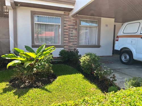 Imagen 26 de 30 de Se Vende Casa En Elegante Y Seguro Residencial, Paralelo Al Centro De Aserrí.