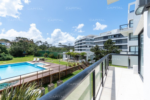 Moderno Apartamento En Alquiler De Tres Dormitorios En Primera Linea, Playa Brava- Ref: 30122