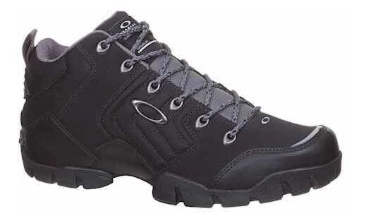 bota oakley cano curto