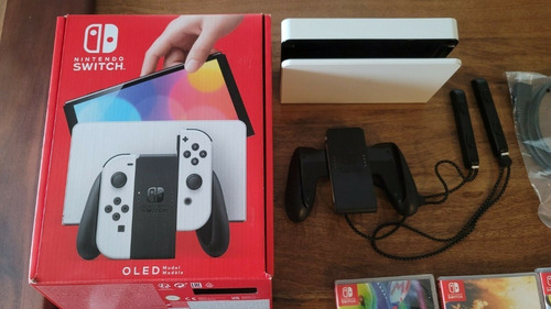 Imagen 4 de 6 de Nintendo Switch Oled 64gb Console + 4 Games