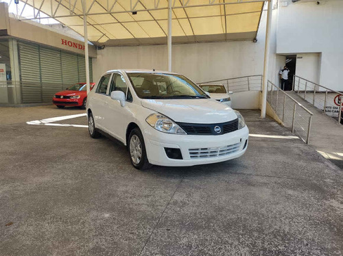 Imagen 3 de 14 de Nissan Tiida 2015 4p Sedán Sense L4/1.8 Man