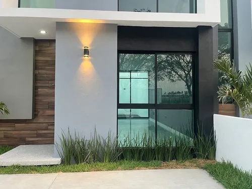 Venta De Hermosa Casa Con Excelentes Acabados En La Rioja Colima Al Noreste