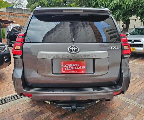 Toyota Prado 3.0 TXL CON BLINDAJE 2+