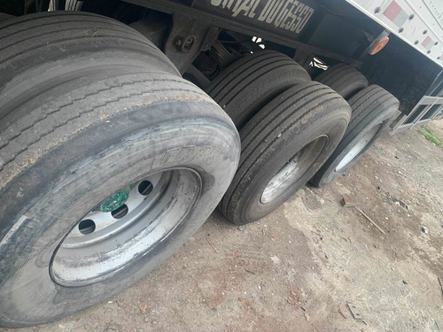 Imagem 11 de 15 de Carreta 28 Paletes Com Pneus 295 2013/2013