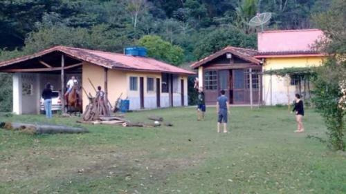 Imagem 8 de 14 de Sítio Em Pedro De Toledo-centro 4dorm Fácil Localização 3634