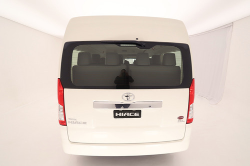 Toyota Hiace 2.8 Tdi Commuter 6at 14a