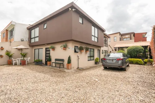 Edificio En Venta En El Tejar. Cod V12493