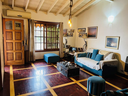 Imagen 2 de 25 de Casa 3 Dormitorios , Quincho Pileta , Permuta En Caba - Ciudad Evita