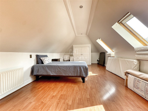 Casa En Arriendo De 6 Dorm. En Lo Barnechea
