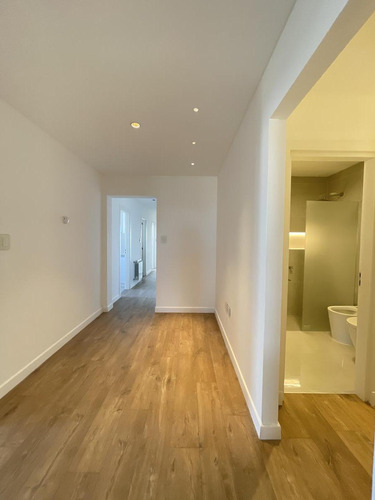 Imagen 14 de 27 de Piso - A Mts De Av. Alem - 180 Mts - Piso 14