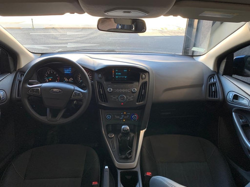 Imagen 10 de 17 de Ford Focus 4p 1.63 L Mt S 2015