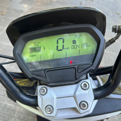 Imagen 13 de 13 de Motos Eléctricas Gilera Eg-ii + Baúl Eg2 Scooter Usada