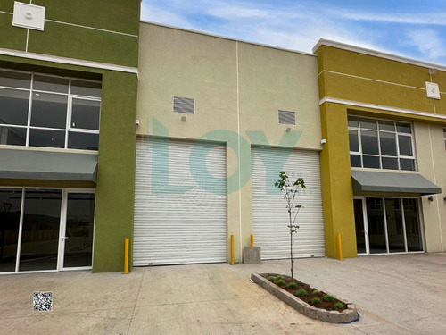 Bodega En Venta. Centro Comercial-industrial. Quilicura.