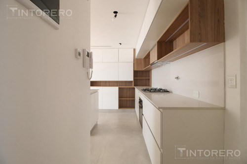 Departamento En Venta De 3 Ambientes Con Balcón En Liniers
