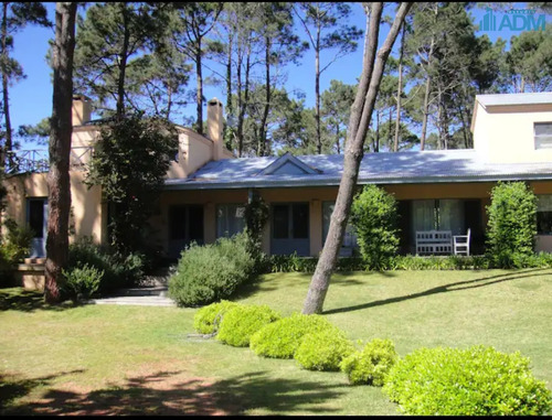 Casa En Barrio O Cerrado La Barra