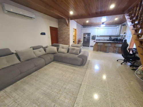 Se Vende Quinta En El Piñal Jb