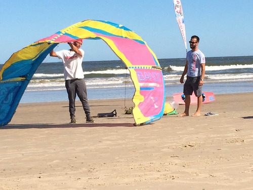 Imagen 2 de 7 de Clases Y Cursos Personalizados De Kitesurf