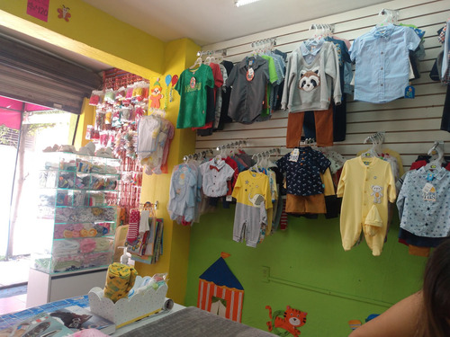 Imagen 1 de 2 de Traspaso Ropa De Temporada Verano