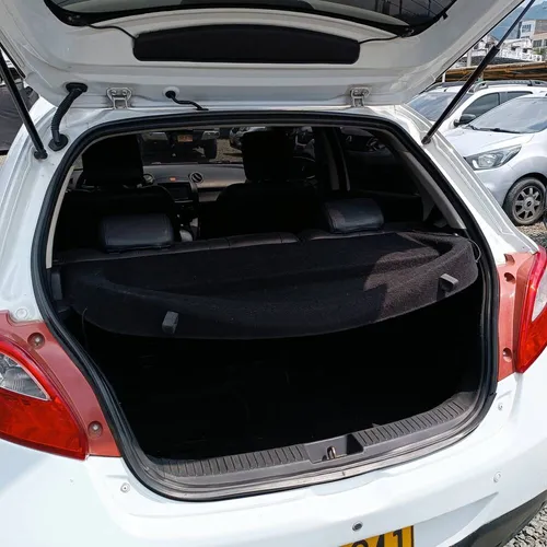 Mazda 2 At 1.5cc 2012