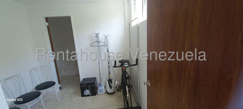 Apartamento Piso Medio Remodelado 160 M² 3h, 3b, 1p, Residencias Puerto Santo Con Piscina Pozo De Agua En Venta En Los Palos Grandes Avenida 4ta Y 5ta Transversal Caracas