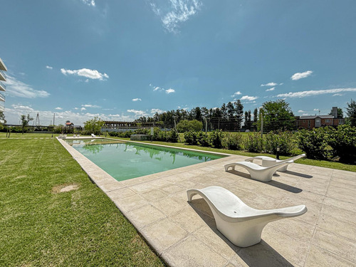 Departamento De 2 Dormitorios, 2 Cocheras, Con Terraza Exclusiva Y Amenities