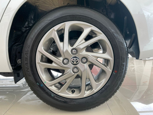 Imagen 11 de 11 de Toyota Yaris 1.5 107cv Xls 5p Sarthou