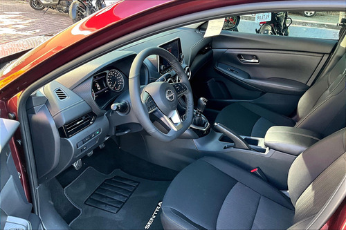 Nissan Sentra 2.0 Advance Mt