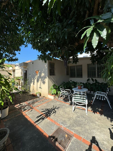 Casa En Venta En La Castellana De 3 Habitaciones