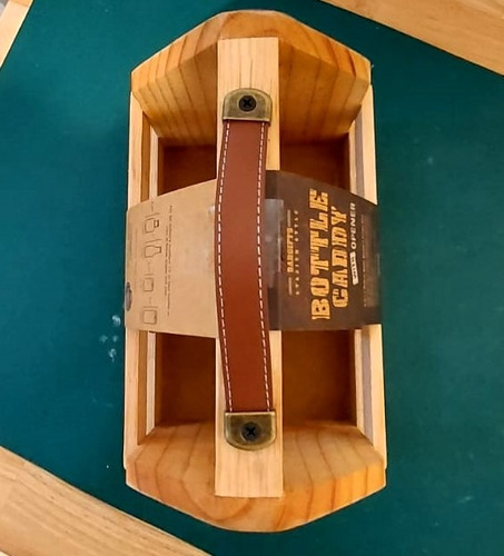 Porta Cervezas De Madera, Con Destapador.