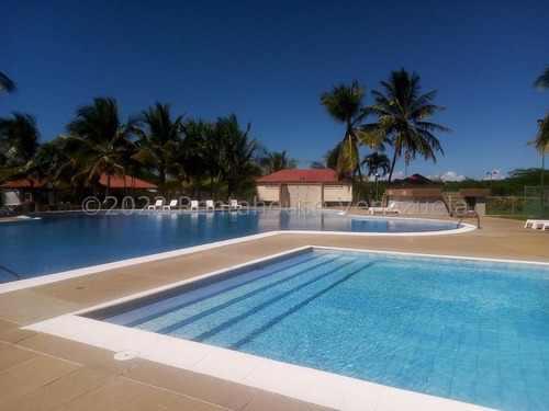 Jmc Townhouse En Venta En Urb. Villas De Monte Lindo 24-19833 Yk