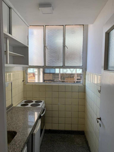 Imagen 4 de 10 de Venta Departamento 2 Ambientes Luminoso Buena Ubicacion Apto Profesional