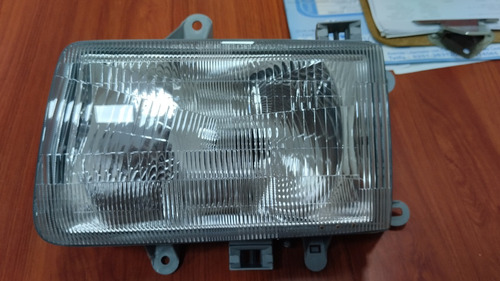 Faro Delantero Rh Hilux 2001/05