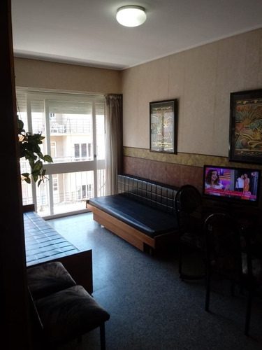 Imagen 1 de 9 de Departamento 2 Ambientes A La Calle Con Balcon En Alquiler Temporada Mar Del Plata