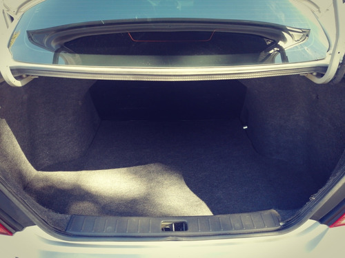 Nissan Versa 1.6 Sense 5vel Mt 2012