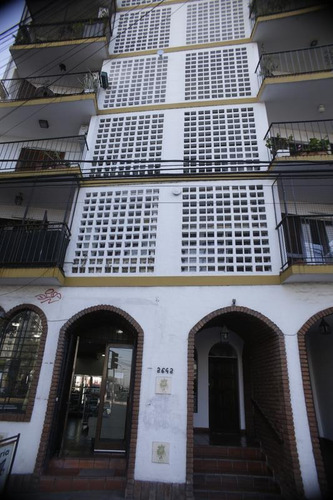 Muy Amplio Depto De 3 Ambientes Al Frente Con Vista Al Río.