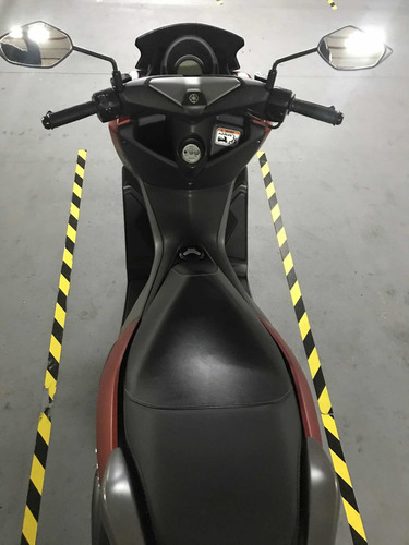 Imagem 2 de 8 de Yamaha Nmax