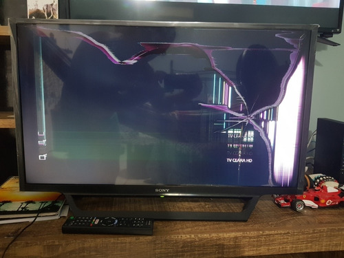 Imagem 1 de 4 de Sony Bravia Kdl-32w655d Pouco Usada. Defeito Na Tela.