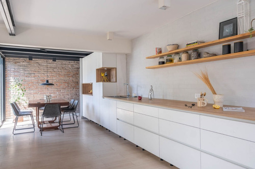 Imagen 7 de 22 de Preciosa Casa Remodelada En Pasaje Seguro (loreley)