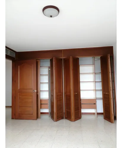 Venta Apartamento De 124mts2 En La Flora, Norte De Cali 8083.