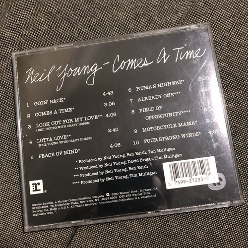 Cd Neil Young - Comes A Time 1978 Importado / Rock Country Cd (Usado)