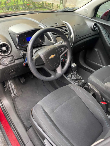 Imagen 9 de 14 de Chevrolet Tracker 2017 1.8 Ls Mecánica