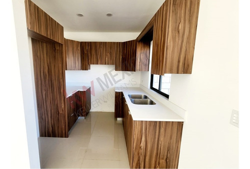 Casa En Venta Ubicada En Lomas De La Presa, Tijuana B. C.