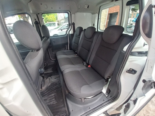 Imagen 11 de 15 de Citroën Berlingo 2017 1.6 Hdi 92 Bussines Mixto