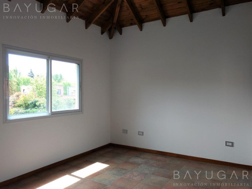 Imagen 12 de 20 de Venta - Oportunidad!- Sólida Y Excelente Casa En Sausalito - Bayugar Negocios Inmobiliarios